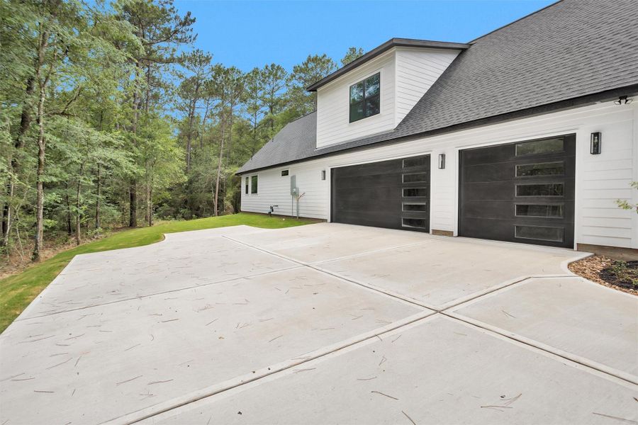 huge oversized 3 car garage.