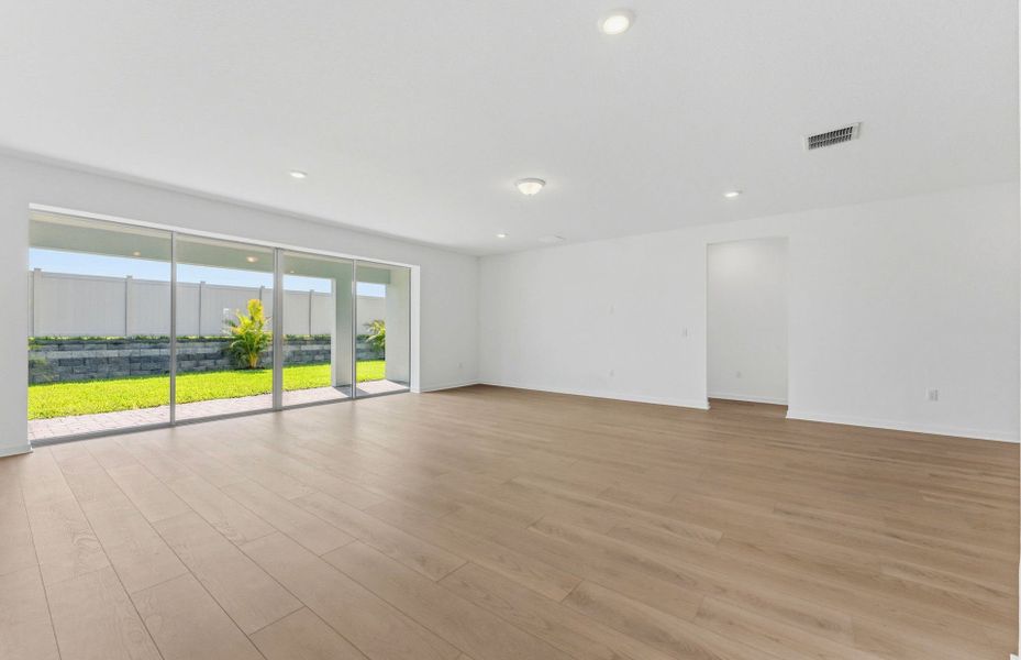 Spacious, unfurnished interior of a new home in Spencer Glen, Riverview (Image 17).