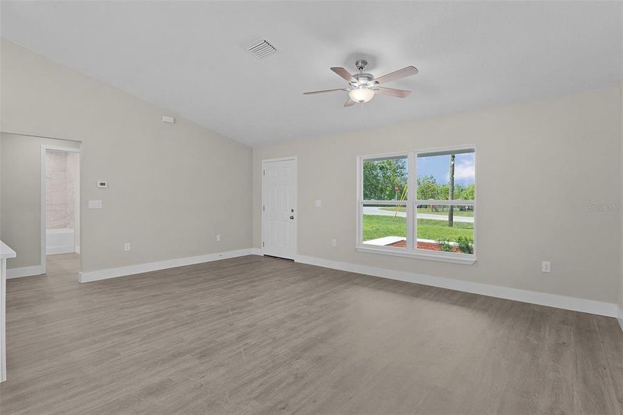 Spacious, unfurnished interior of a new home in , Ocklawaha (Image 14).