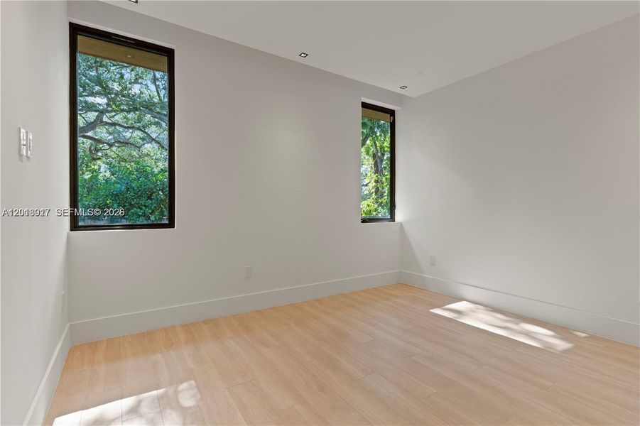 Spacious, unfurnished interior of a new home in , Miami (Image 21).