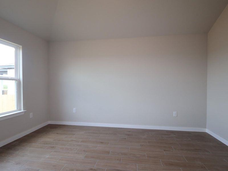 Spacious, unfurnished interior of a new home in Willow Springs, Buda (Image 12). Spacious, unfurnished interior of a new home in Willow Springs, Buda (Image 12).