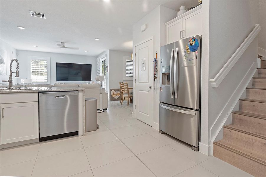 Furnished interior view inside a new home in , Pembroke Pines (Image 10).