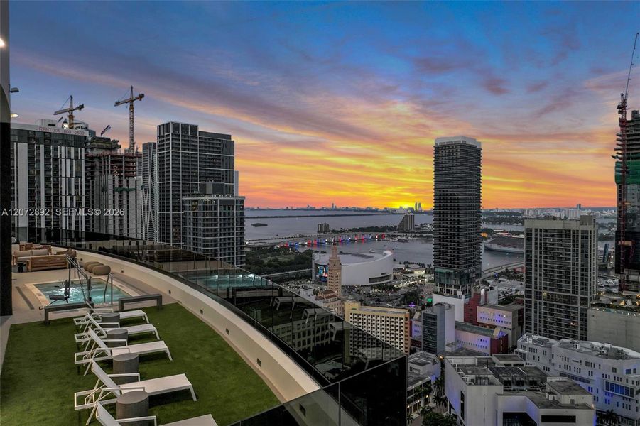 Condo located in Miami, FL showcasing its design and architecture (Image 37).