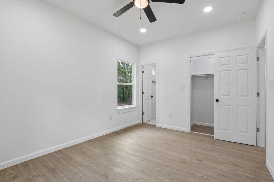 Spacious, unfurnished interior of a new home in , Bastrop (Image 20).