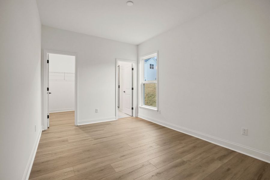 Spacious, unfurnished interior of a new home in Forest Creek, Waxhaw (Image 24).