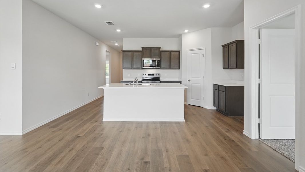 Furnished interior view inside a new home in Saddlebrook, Waxahachie (Image 7).
