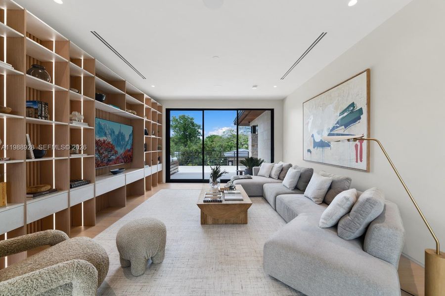 Image 94 of a home in .