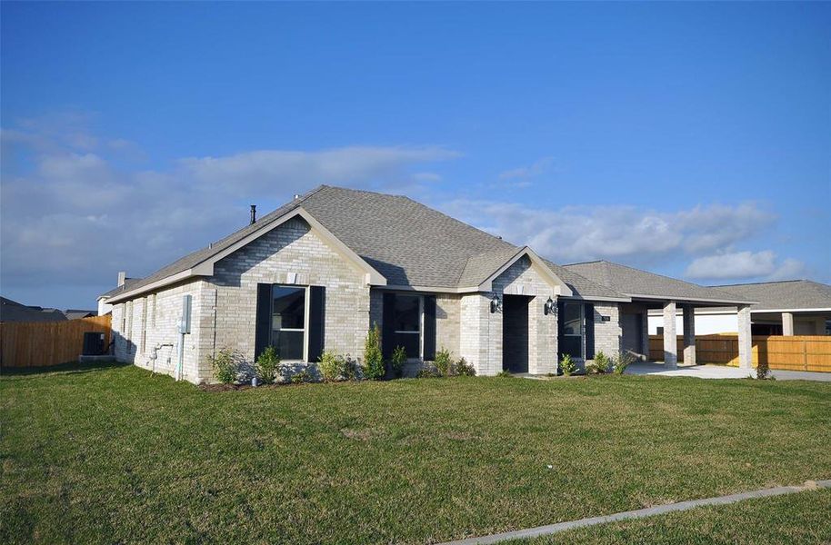 1978 sq. ft. 3 bedroom 2 bath with an additional 1/2 bath in the garage.