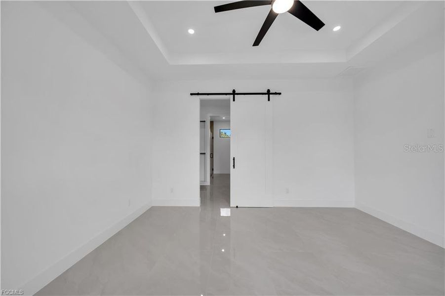 Spacious, unfurnished interior of a new home in , Lehigh Acres (Image 38).