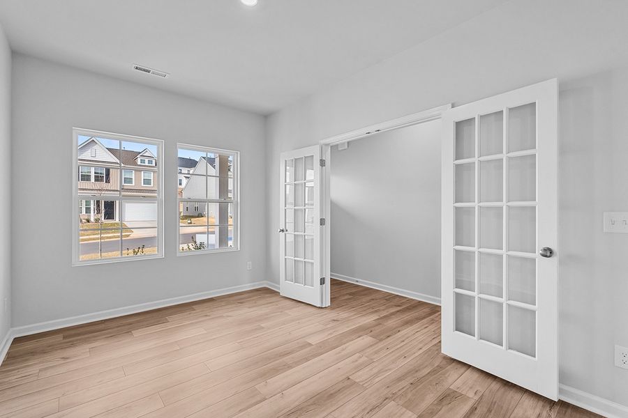 Spacious, unfurnished interior of a new home in Hanes Lake, Winston-Salem (Image 13).