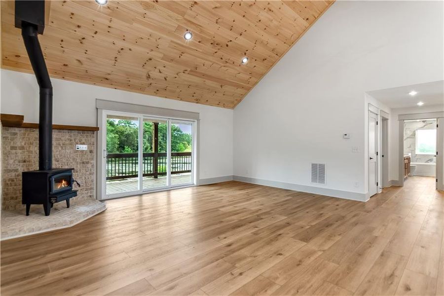 Spacious, unfurnished interior of a new home in , Ranger (Image 41).
