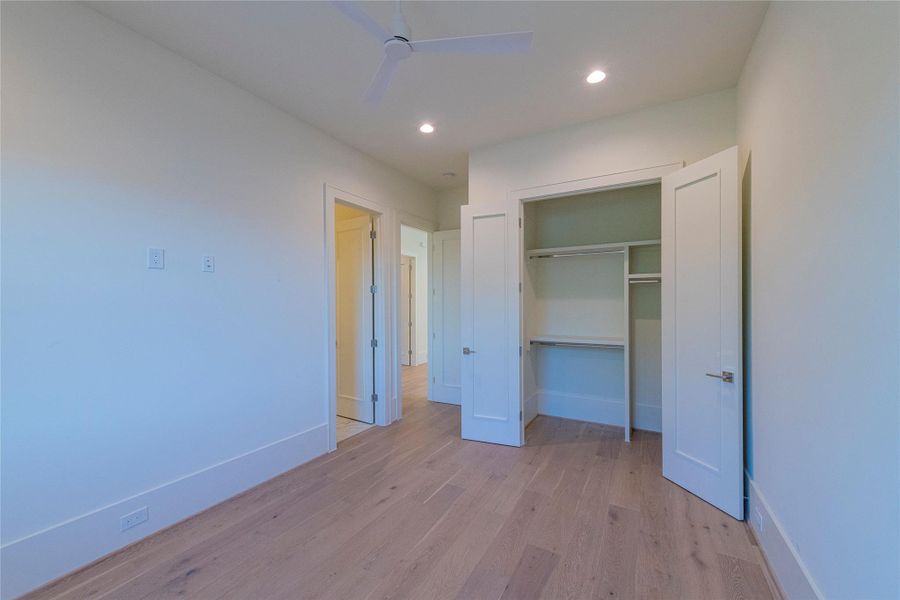 Spacious, unfurnished interior of a new home in , Houston (Image 20).