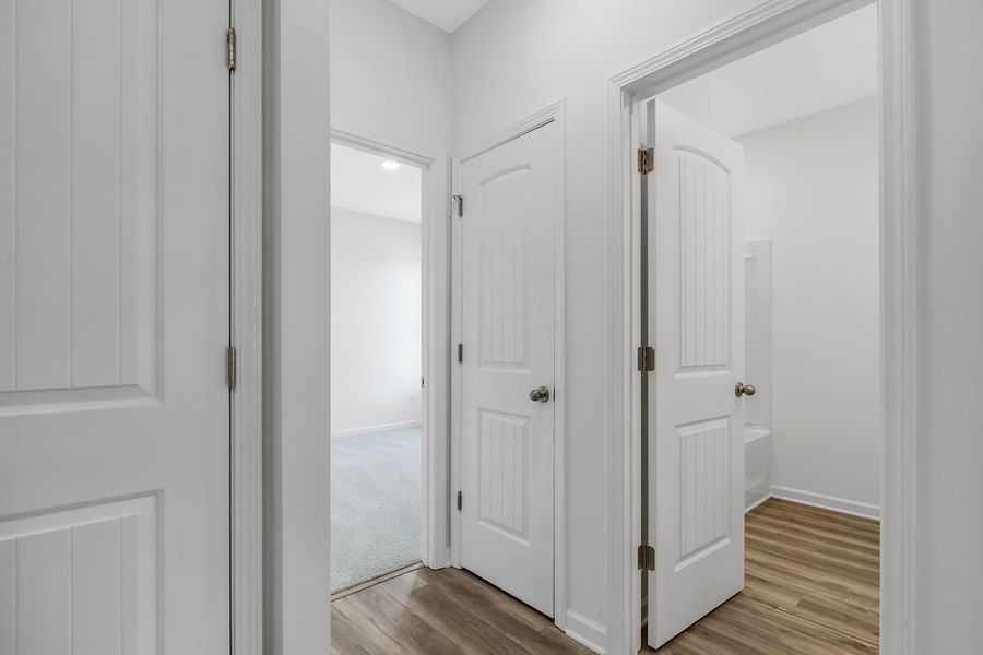 Spacious, unfurnished interior of a new home in Three Rivers, Rome (Image 11).