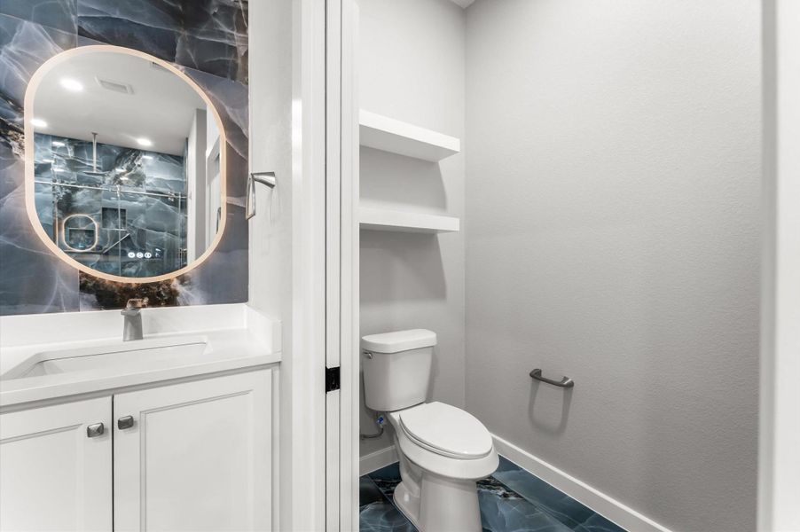 Furnished interior view inside a new home in , Rosharon (Image 17).