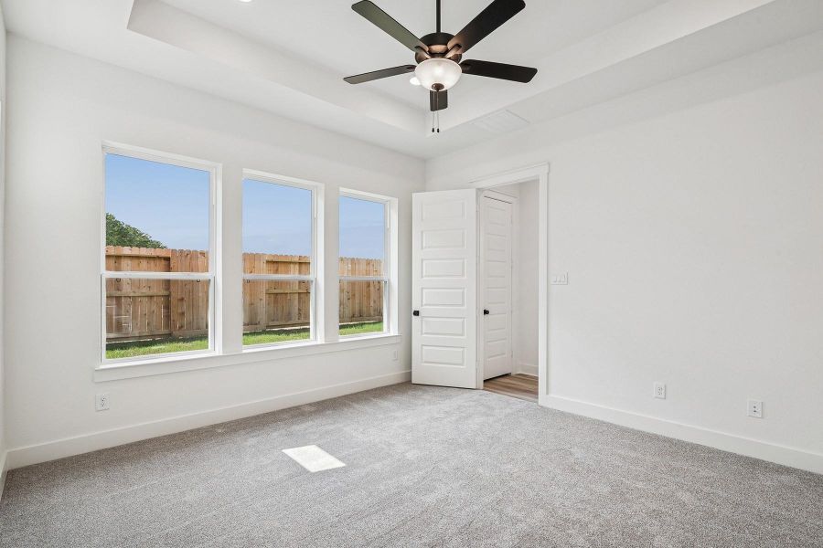 Spacious, unfurnished interior of a new home in The Highlands 40', Porter (Image 17). Spacious, unfurnished interior of a new home in The Highlands 40', Porter (Image 17).
