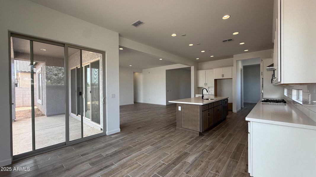 020 - Dining Nook 020 - Dining Nook