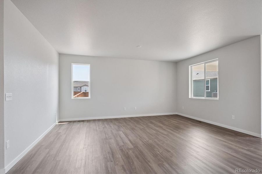 Spacious, unfurnished interior of a new home in Farmlore, Brighton (Image 14).