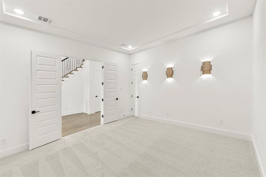 15. 591 Twilight - Media