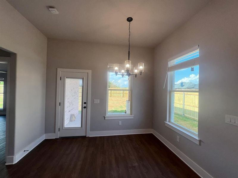 Spacious, unfurnished interior of a new home in Washington Meadows, Sherman (Image 9).
