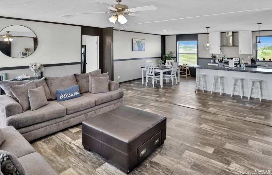 Furnished interior view inside a new home in , Bandera (Image 8).