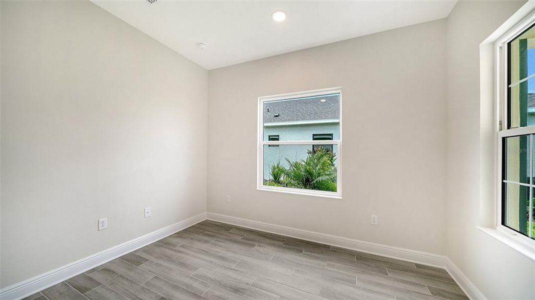 Spacious, unfurnished interior of a new home in Canoe Creek, Parrish (Image 27).