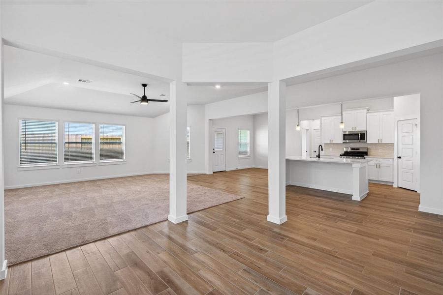 Spacious, unfurnished interior of a new home in , Alvin (Image 19).