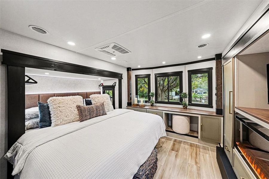 Furnished interior view inside a new home in , Lutz (Image 10).