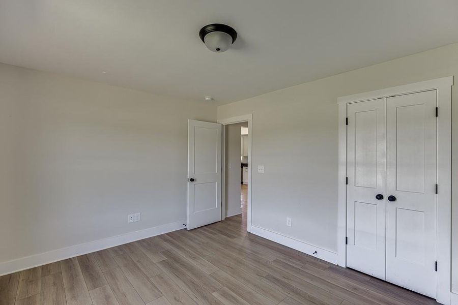 Spacious, unfurnished interior of a new home in , Hartwell (Image 25).