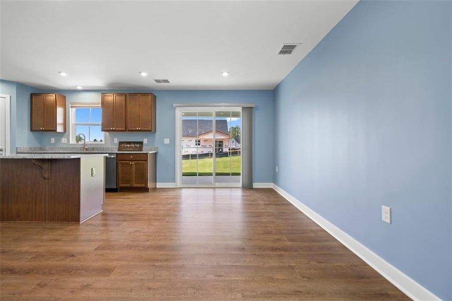 Spacious, unfurnished interior of a new home in , Dallas (Image 19).