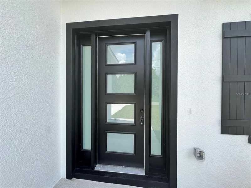 Exterior details and patio area of a home in , Ocala (Image 3).