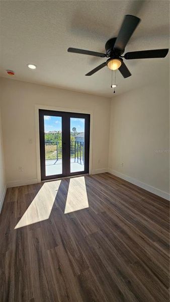 Spacious, unfurnished interior of a new home in , Port Charlotte (Image 29).
