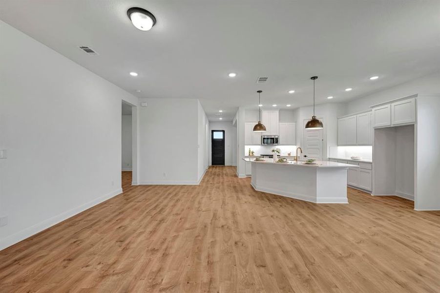 Spacious, unfurnished interior of a new home in Talia – Garden Series, Mesquite (Image 31).