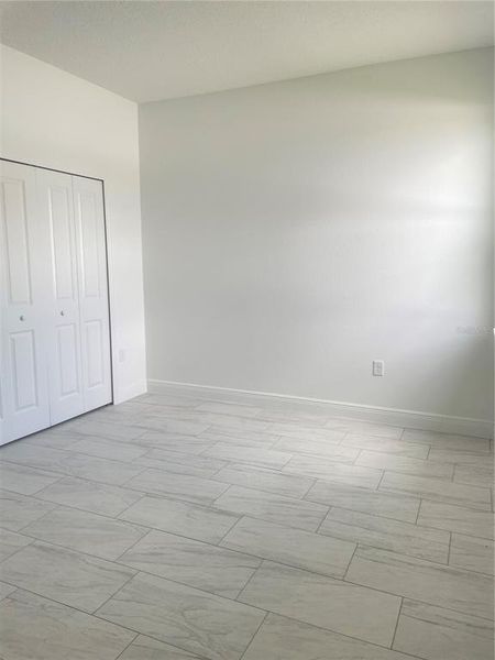 Spacious, unfurnished interior of a new home in , Ocala (Image 14).