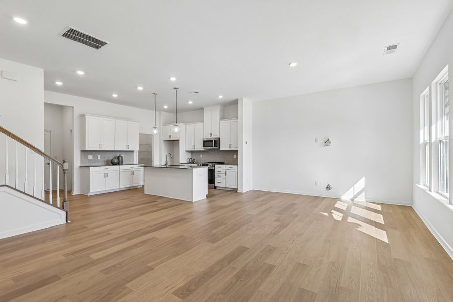 Spacious, unfurnished interior of a new home in Terraces at the Exchange, Fort Mill (Image 19).