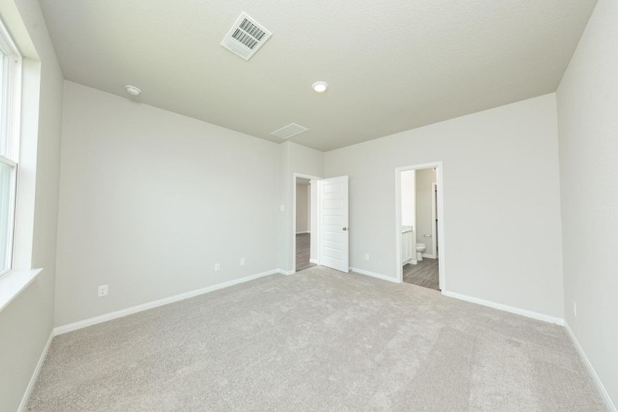 Spacious, unfurnished interior of a new home in Cliffstone Hills, Conroe (Image 16). Spacious, unfurnished interior of a new home in Cliffstone Hills, Conroe (Image 16).