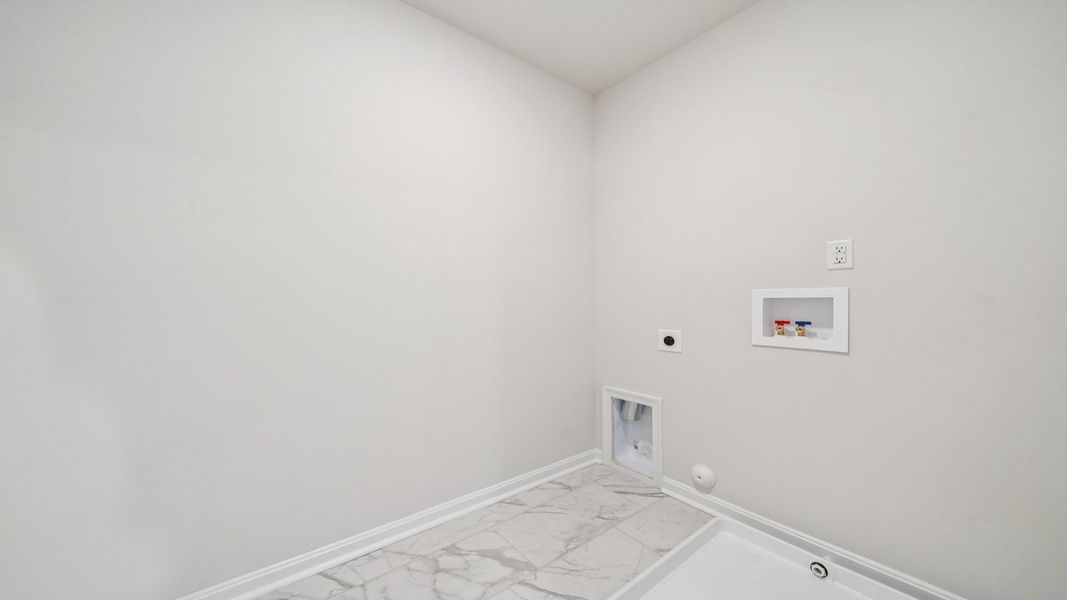 Image 33 of a home in Tooley Harbor.