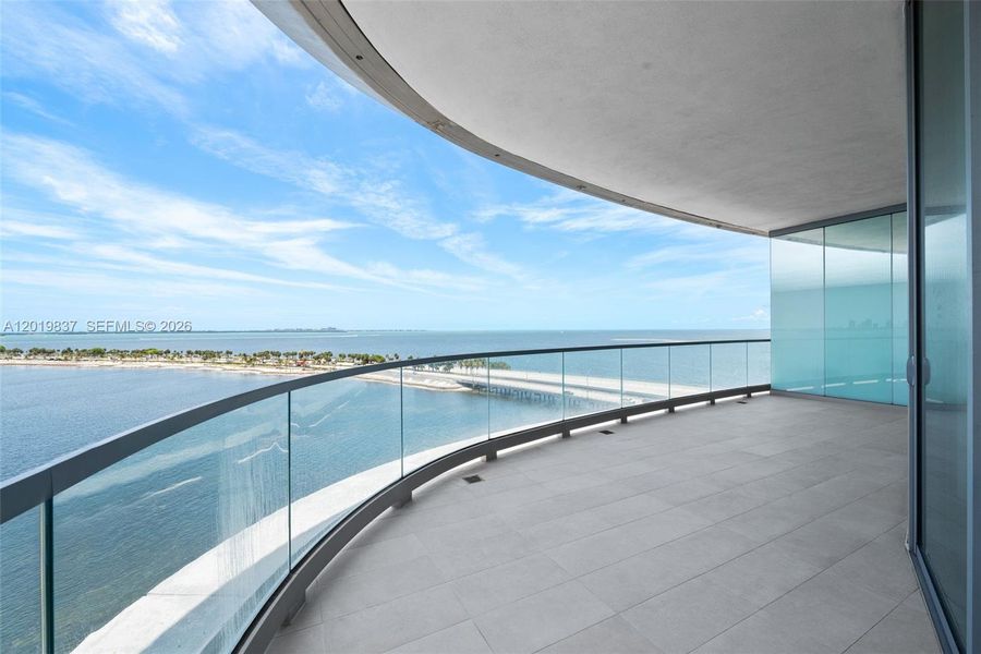 Condo located in Miami, FL showcasing its design and architecture (Image 23). Condo located in Miami, FL showcasing its design and architecture (Image 23).