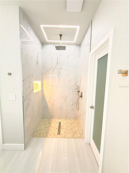 Spacious, unfurnished interior of a new home in , Davenport (Image 11).