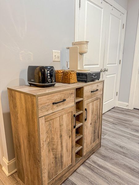 Close-up of interior finishes inside a home in , Bonneau (Image 8).