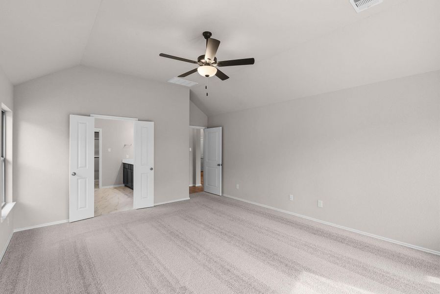 Spacious, unfurnished interior of a new home in Escondido, Magnolia (Image 25).