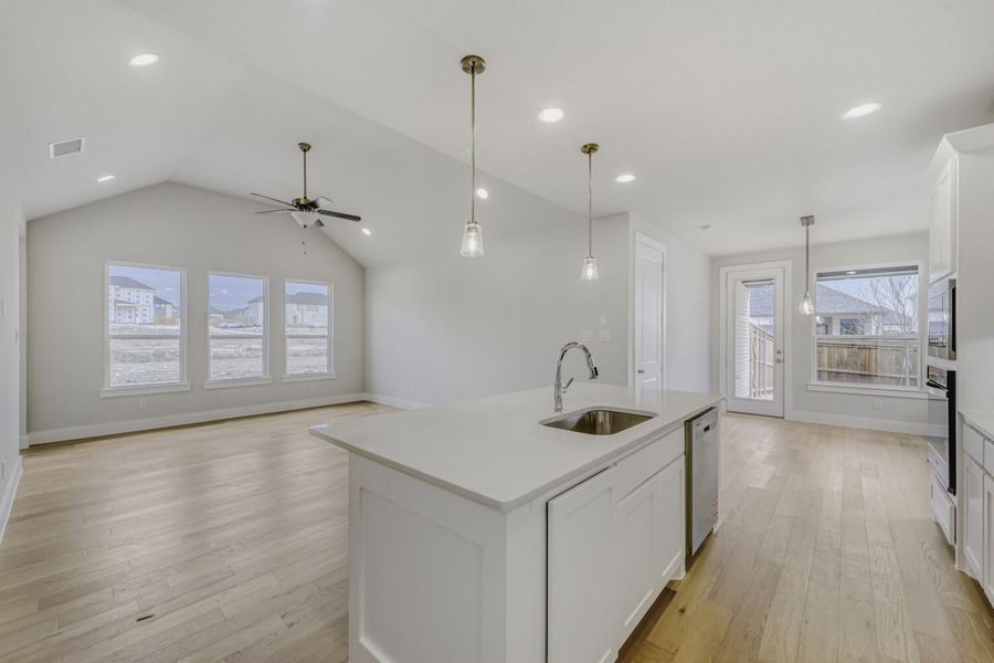 6033 Davis Knoll - Kitchen 6033 Davis Knoll - Kitchen
