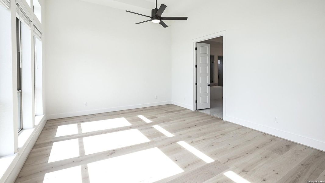 Spacious, unfurnished interior of a new home in Johnson Ranch, Bulverde (Image 13).
