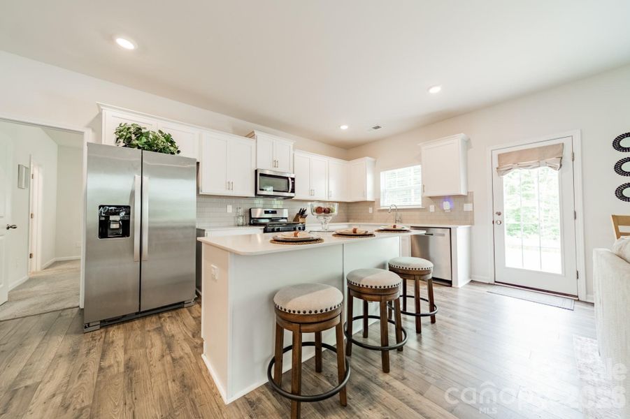 Airy Kitchen Airy Kitchen