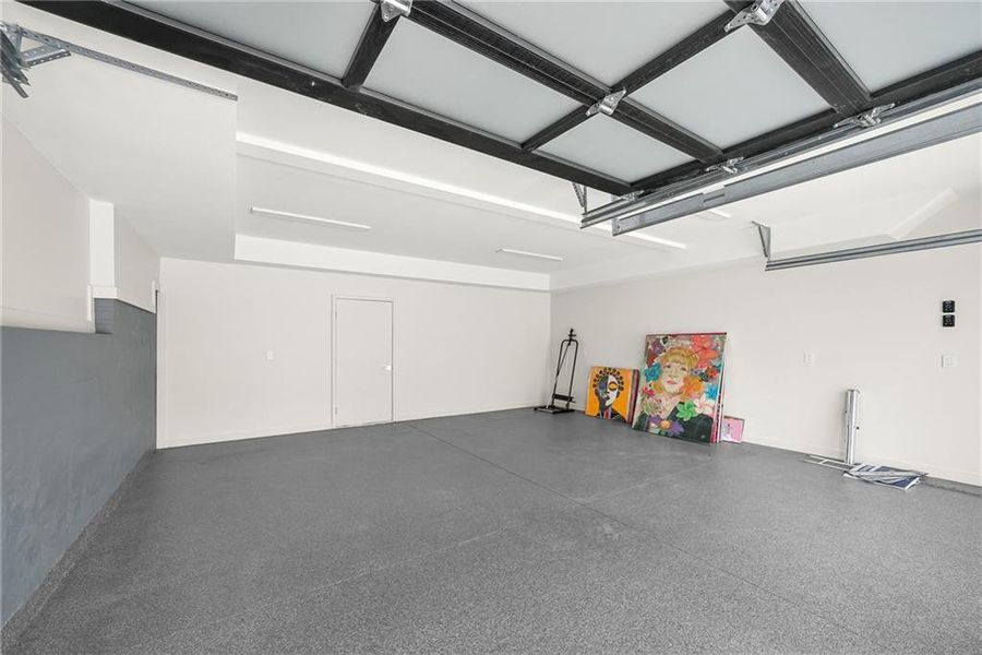 Spacious, unfurnished interior of a new home in , Atlanta (Image 27).