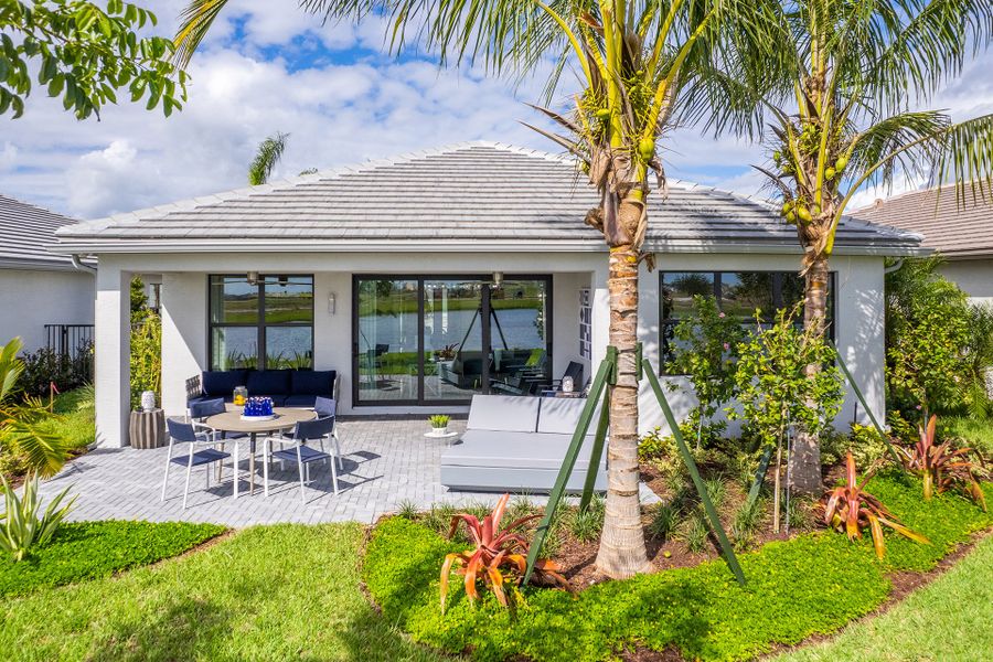 Representative exterior details of a home built from the Abaco by GL Homes in Valencia Parc at Riverland, Port St. Lucie (Image 3).