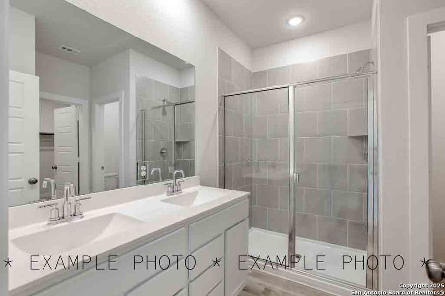 Furnished interior view inside a new home in Mesa Vista, San Antonio (Image 7). Furnished interior view inside a new home in Mesa Vista, San Antonio (Image 7).