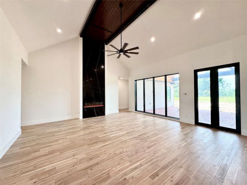 Spacious, unfurnished interior of a new home in , Washington (Image 33).