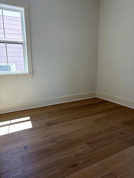 Spacious, unfurnished interior of a new home in Grants Court, Charleston (Image 5).