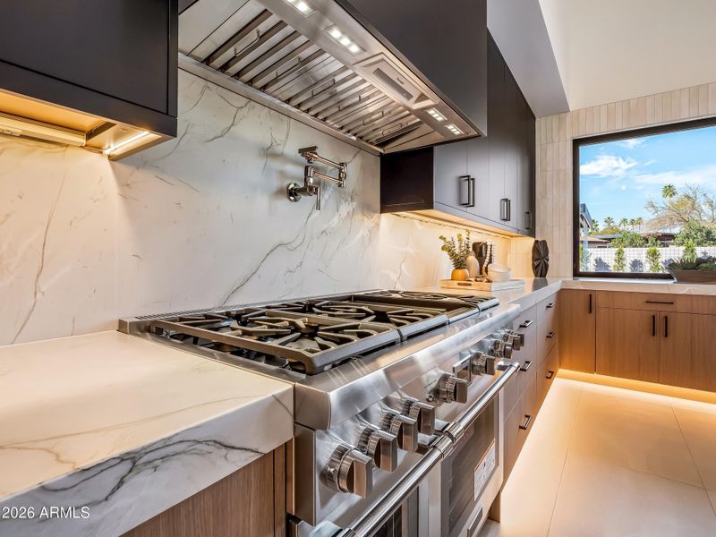 75_p2411485 75_p2411485