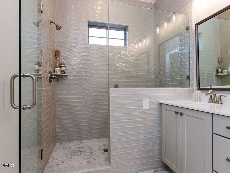 026-1280x960-primary-bathroom